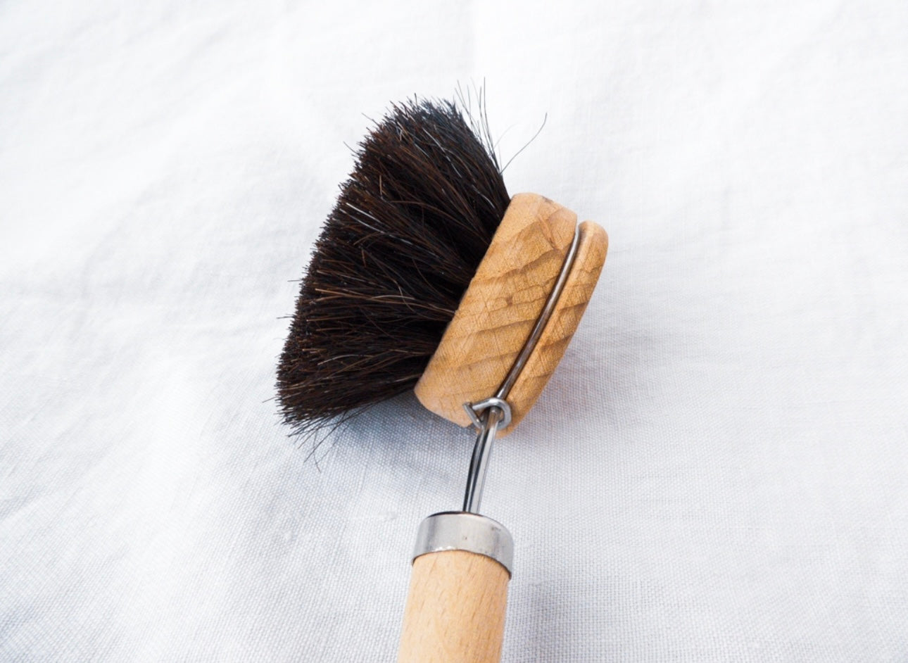 Cepillo de madera de haya Alemana con cerdas naturales